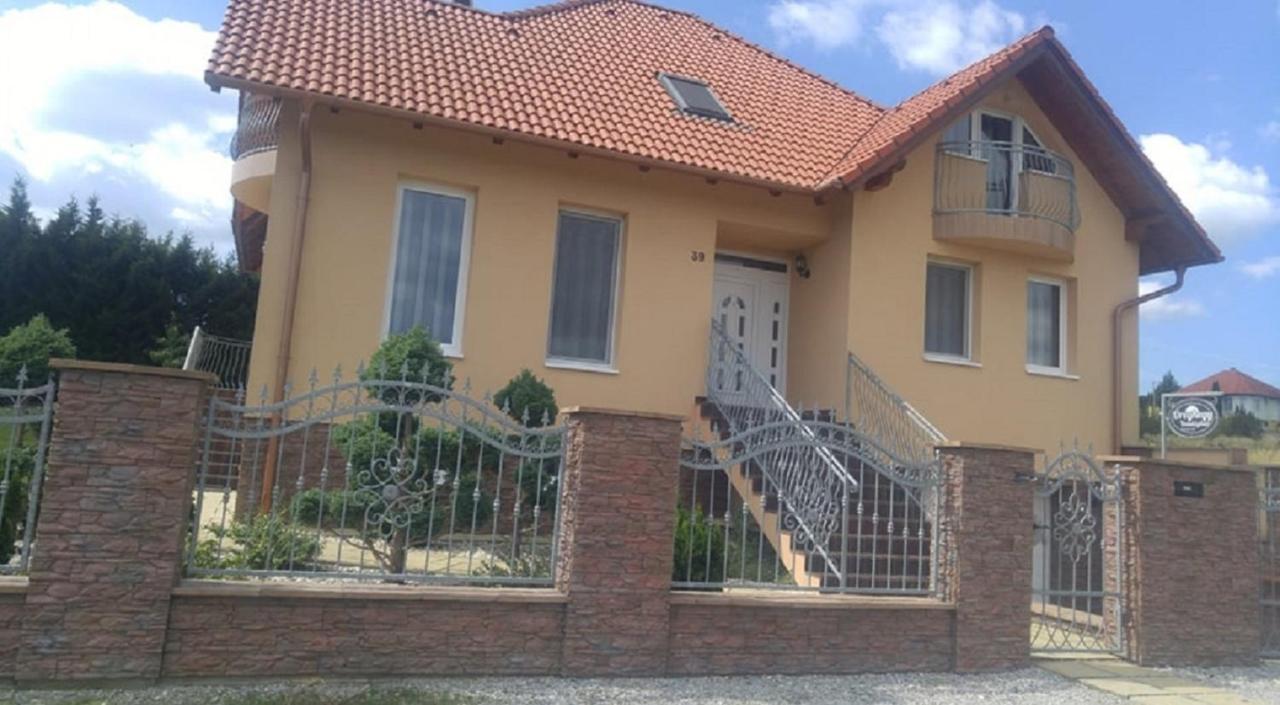 Oereghegy Vendeghaz Apartment Egerszalok Ngoại thất bức ảnh