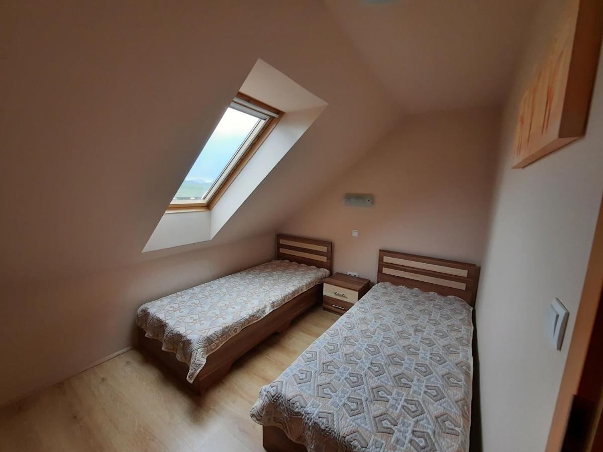 Oereghegy Vendeghaz Apartment Egerszalok Ngoại thất bức ảnh